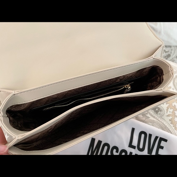 Moschino Handbag (Convertible shoulder bag/crossbody) NWT - Picture 4 of 5
